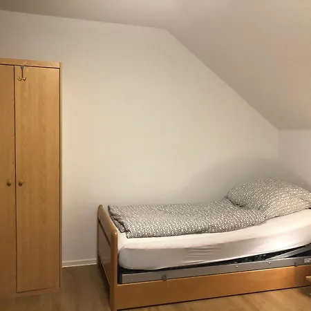 Lägenhet 4 Zimmer-komfortwohnung Mit Viel Platz In