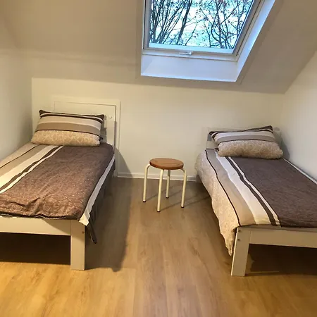 Lägenhet 4 Zimmer-komfortwohnung Mit Viel Platz In