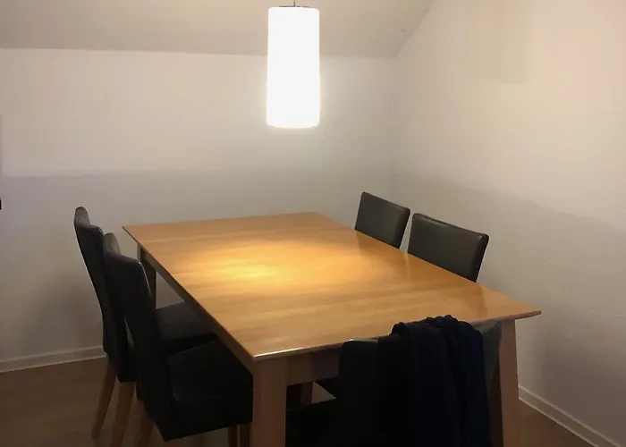 Апартаменты 4 Zimmer-komfortwohnung Mit Viel Platz In