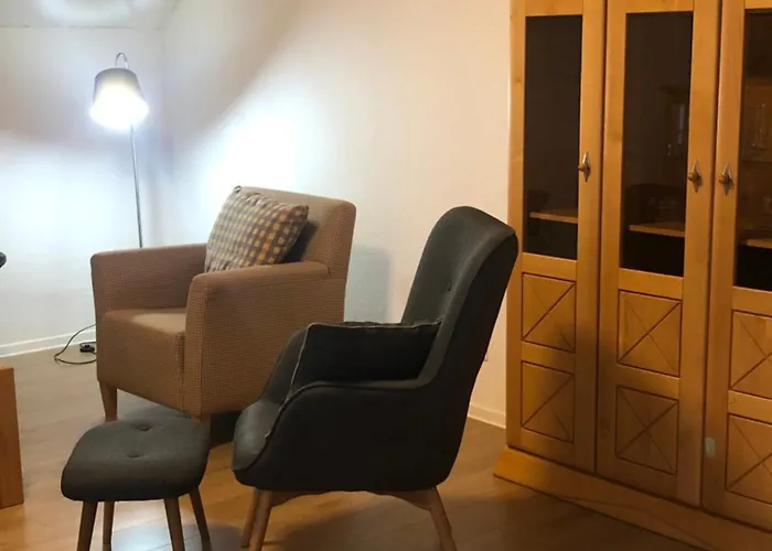 4 Zimmer-komfortwohnung Mit Viel Platz In Апартаменты *