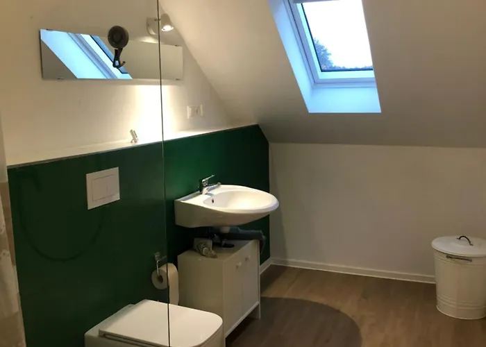 Апартаменты 4 Zimmer-komfortwohnung Mit Viel Platz In Хальтерн