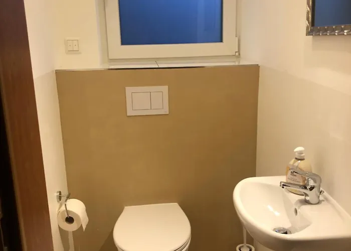 4 Zimmer-komfortwohnung Mit Viel Platz In Апартаменты *